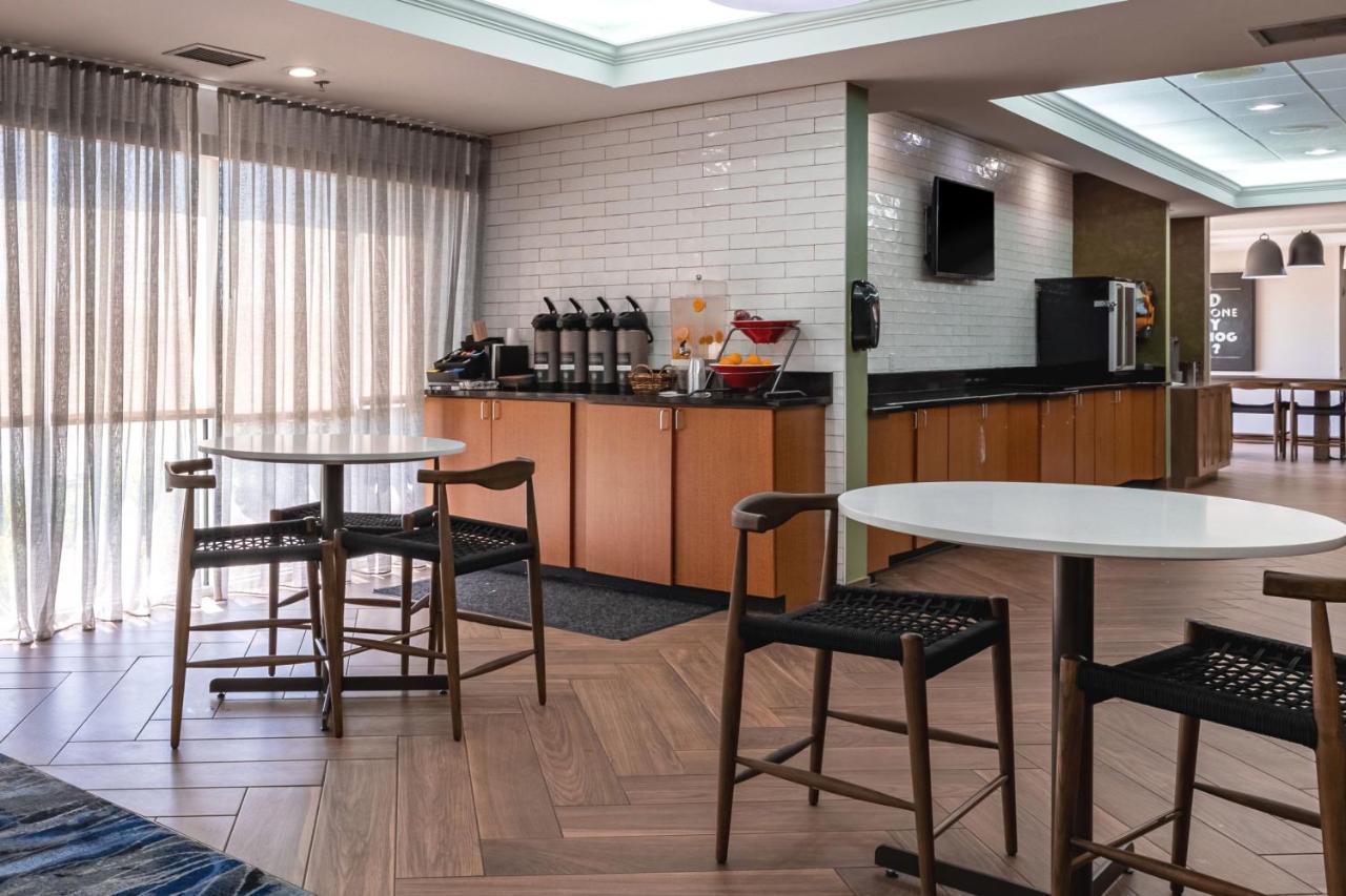 Hotel Fairfield By Marriott West 3*