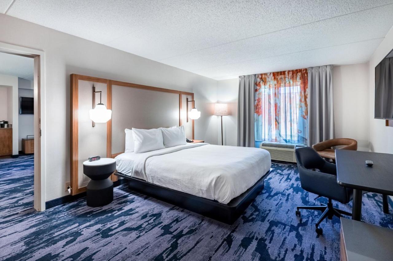 Fairfield By Marriott West