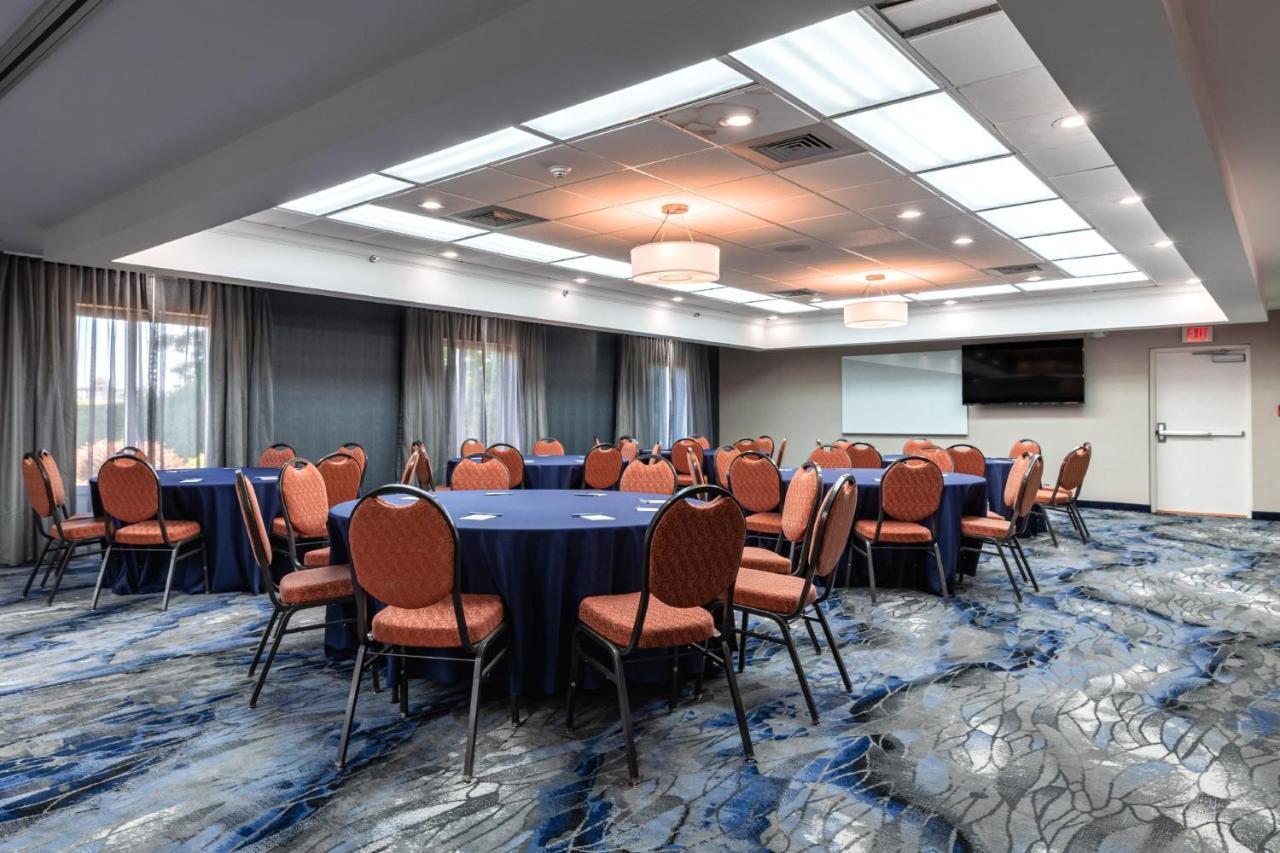 Hotel Fairfield By Marriott West